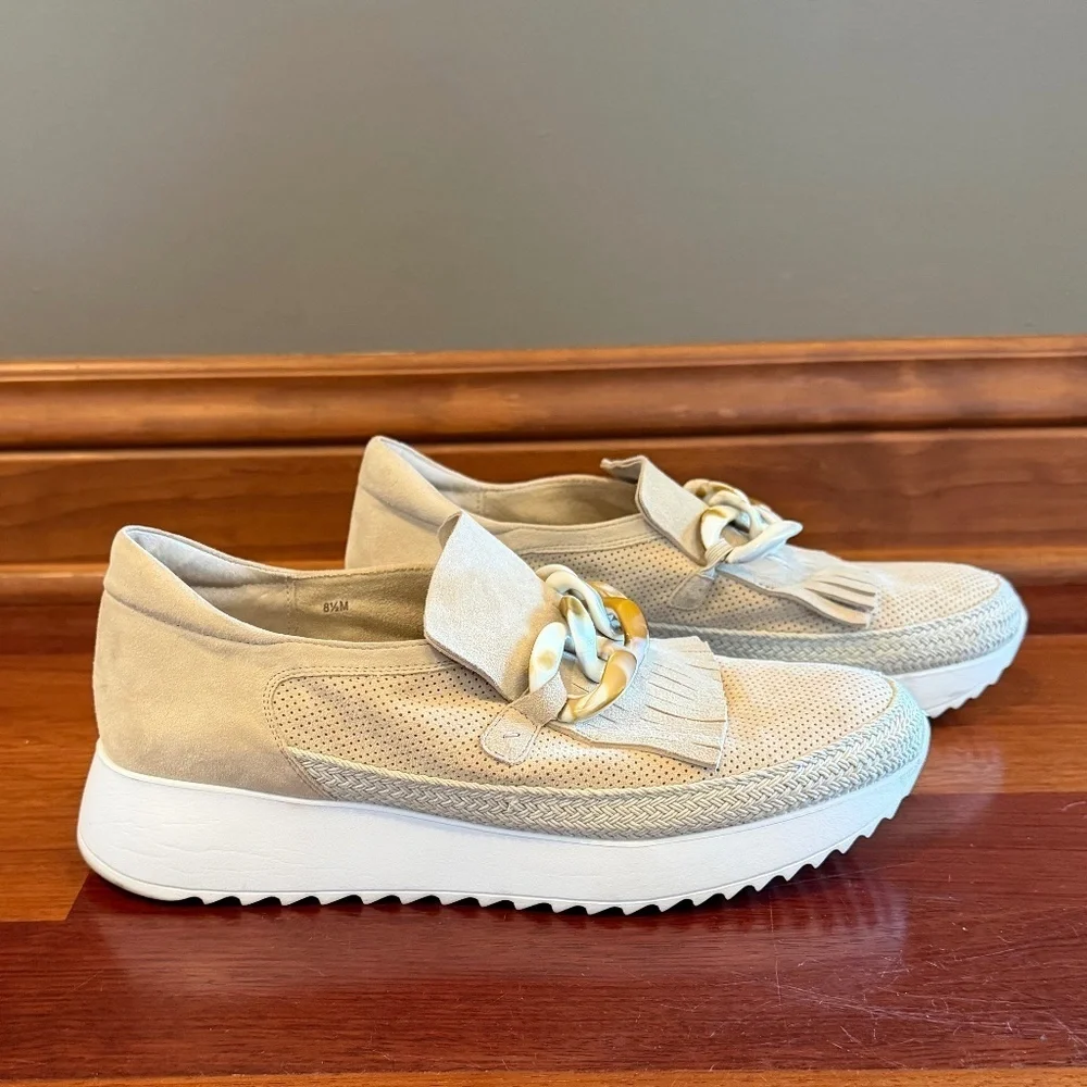Vaneli serene women